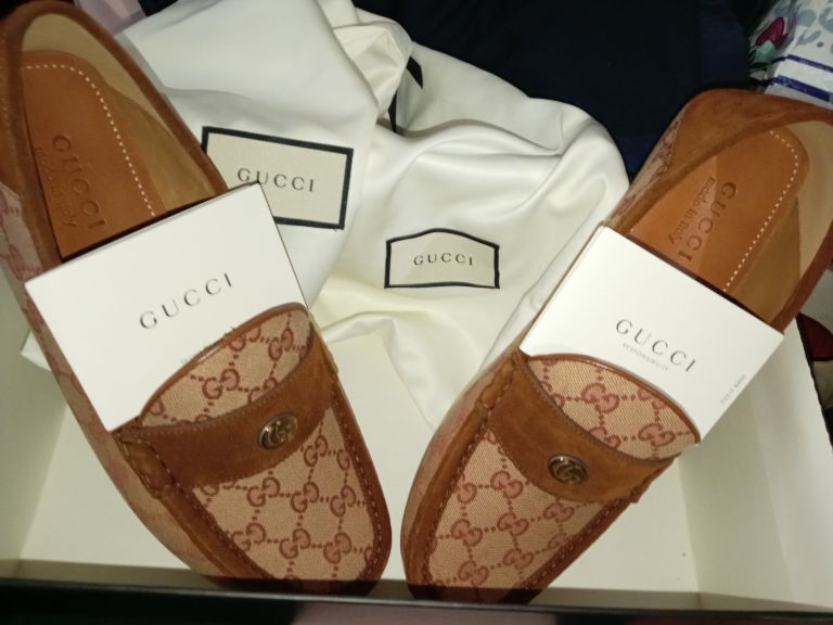 image for Gucci Mens suede driver loafer gold embroided bee motif size ten 10