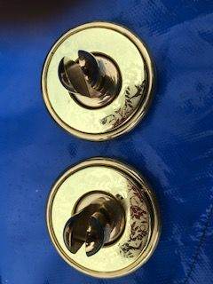 Pair gold brackets for toughened/plate glass shelf