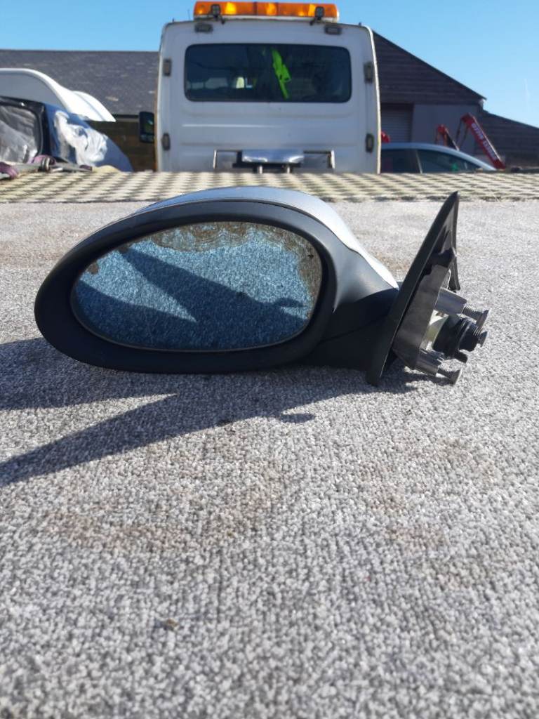 Bmw e90 mirros both sides avaialble 