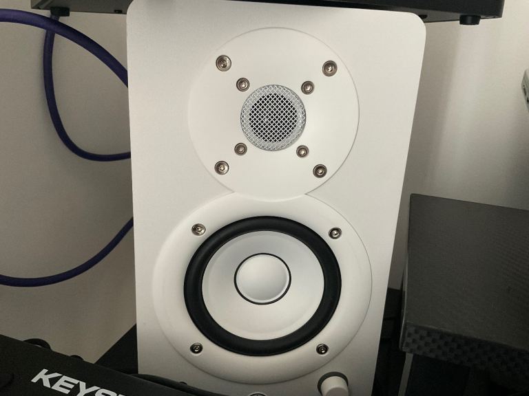 Yamaha Studio Monitor Speaker HS3– White, Good Condition