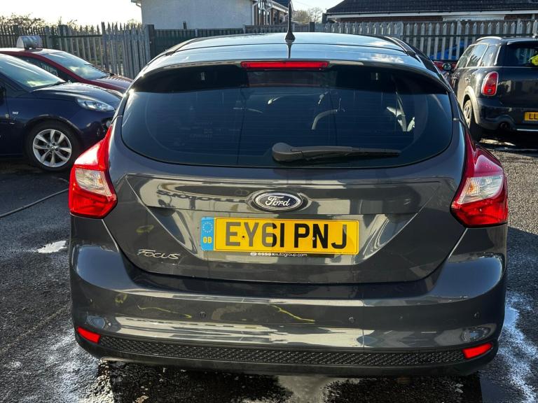 2011 Ford Focus 1.6 125 Zetec 5dr HATCHBACK PETROL Manual
