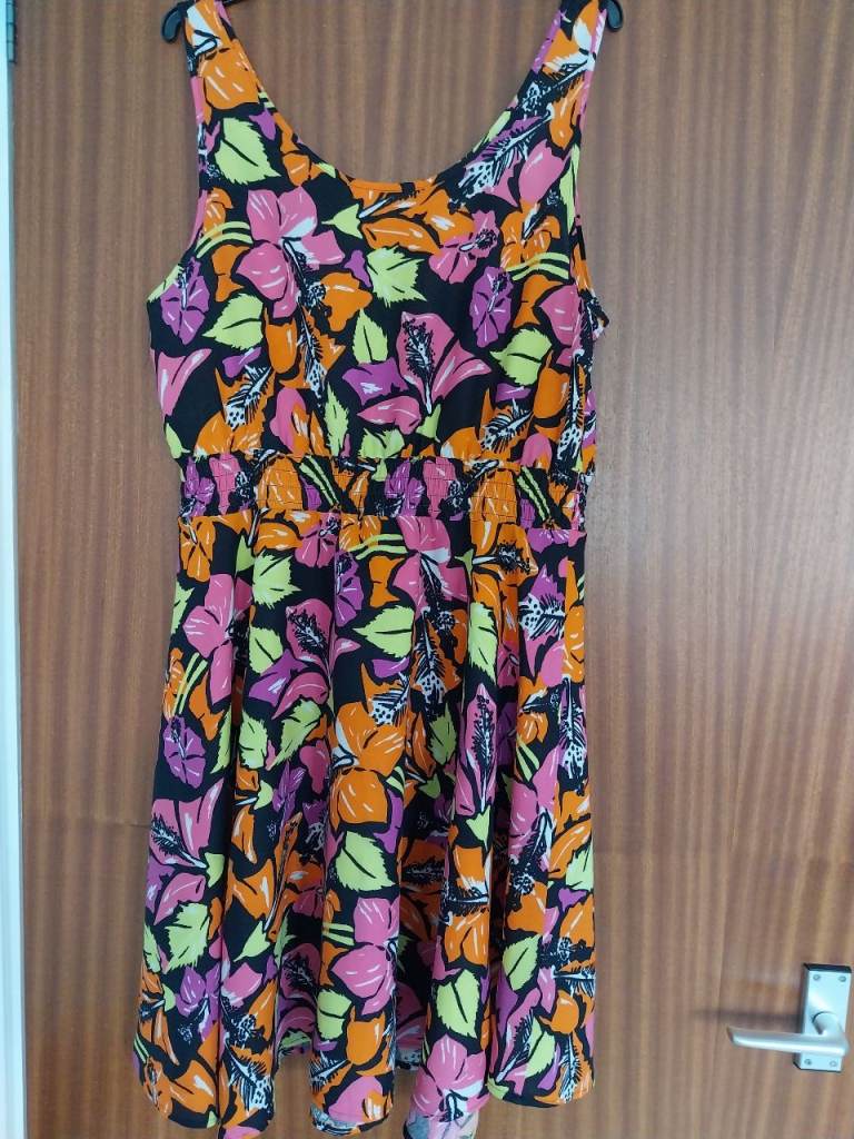 Colourful Floral Summer Dress – Good Condition
