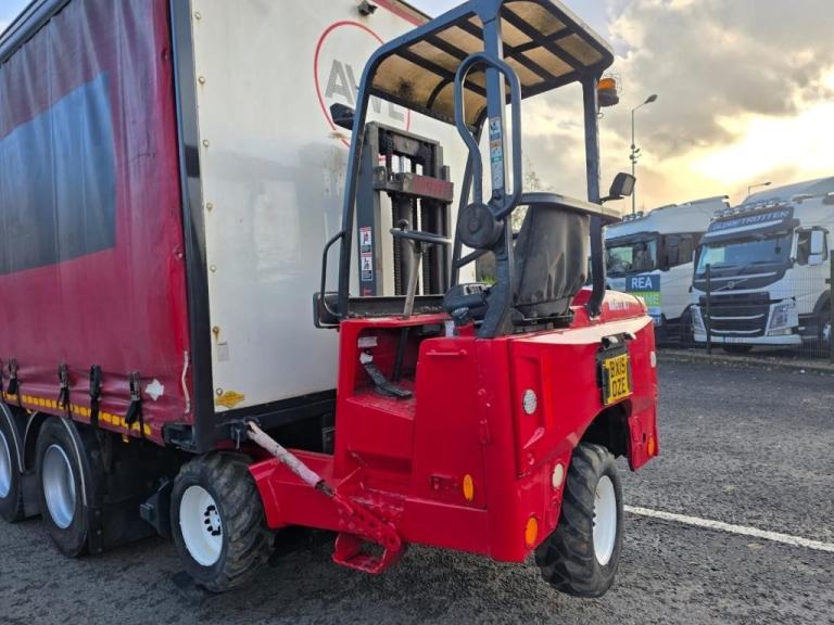 2015 Scania P320 6X2 Twin Wheel 27ft Curtainsider Body