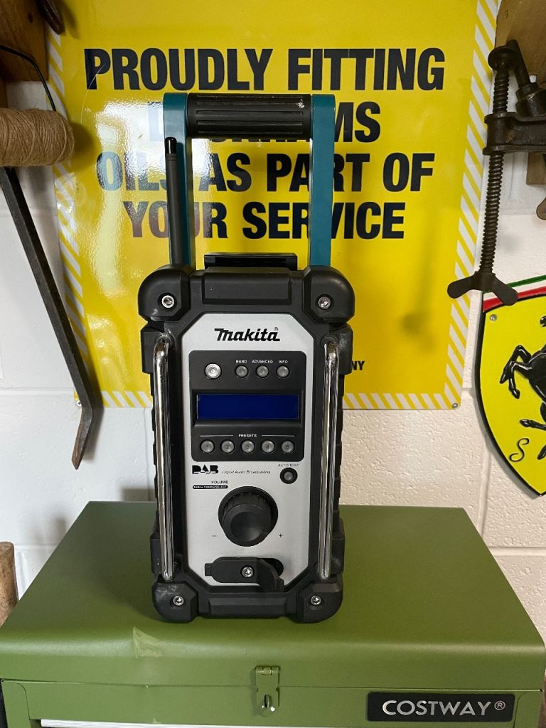 Makita DAB Job Site Radio – Good Working Order