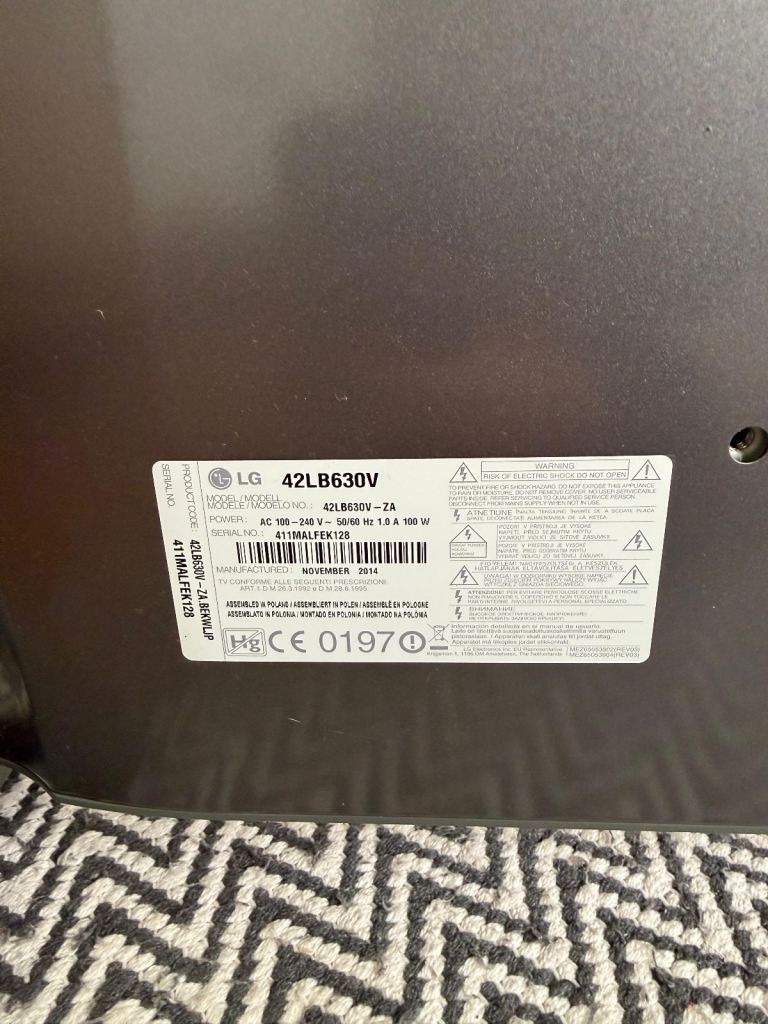 LG 42” TV - non working condition. repair/spare parts