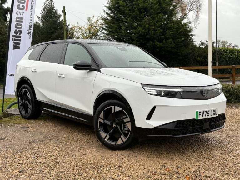 2025 Vauxhall Grandland 73kWh Ultimate SUV 5dr Electric Auto (213 ps) HATCHBACK Electric Automatic