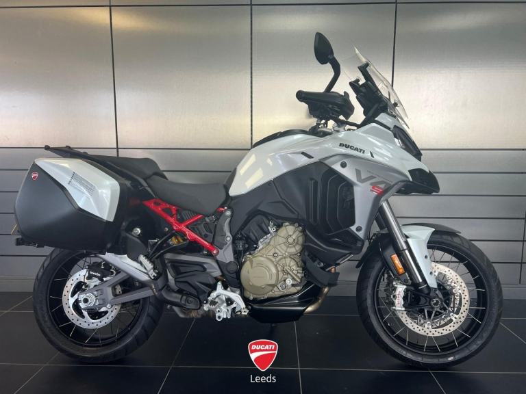 2025 DUCATI MULTISTRADA V4 S travel and radar