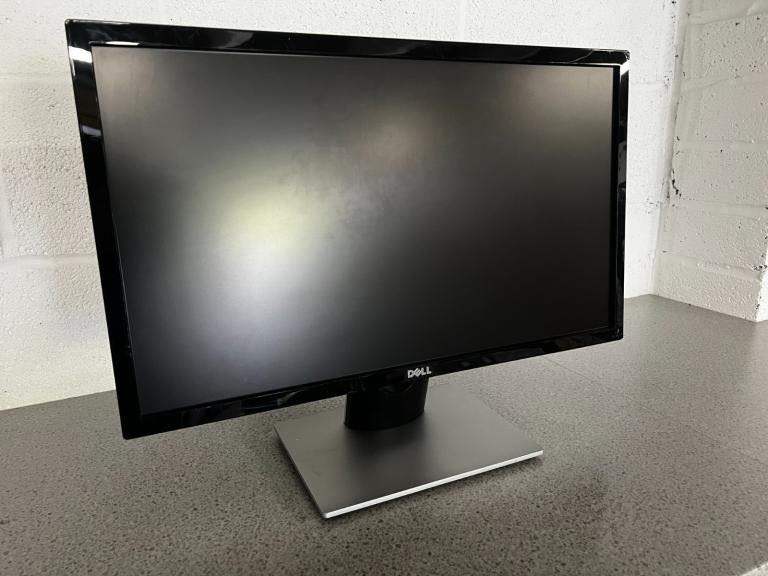 15X Dell SE2416H Flat Screen 24" Monitor 1080p LED VGA HDMI - Tested and Working