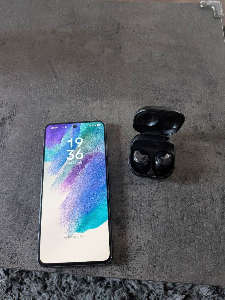 Samsung Galaxy S21 FE 5G & Buds