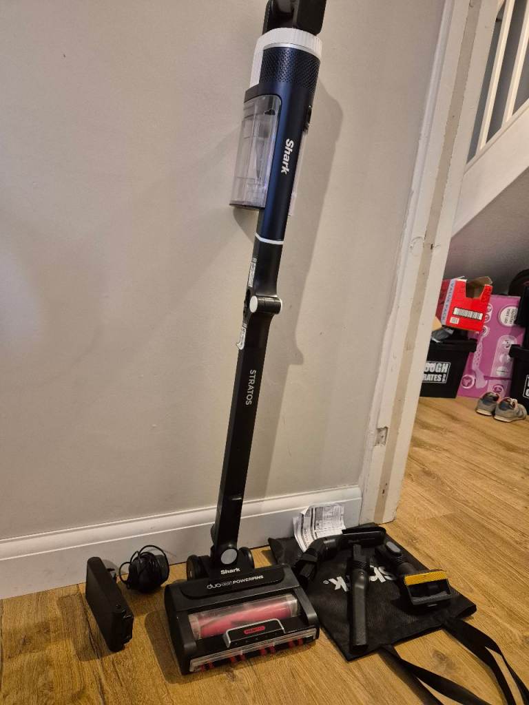 Shark stratos cordless hoover