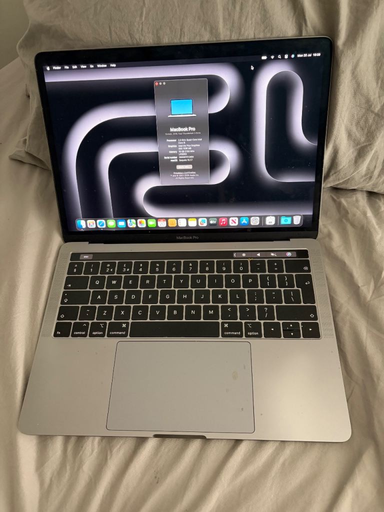 MacBook Pro 13-inch 2018 - Intel Core i5, 16GB RAM, 512GB SSD