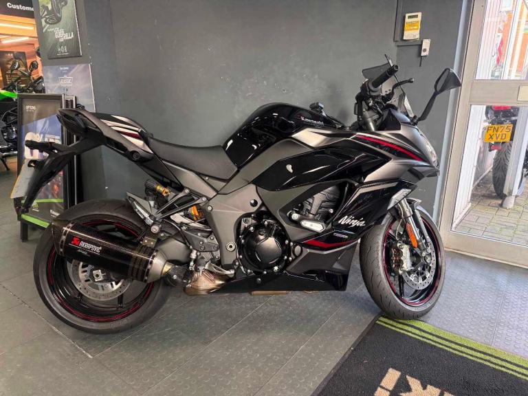 2025 Kawasaki NINJA 1100SX SE