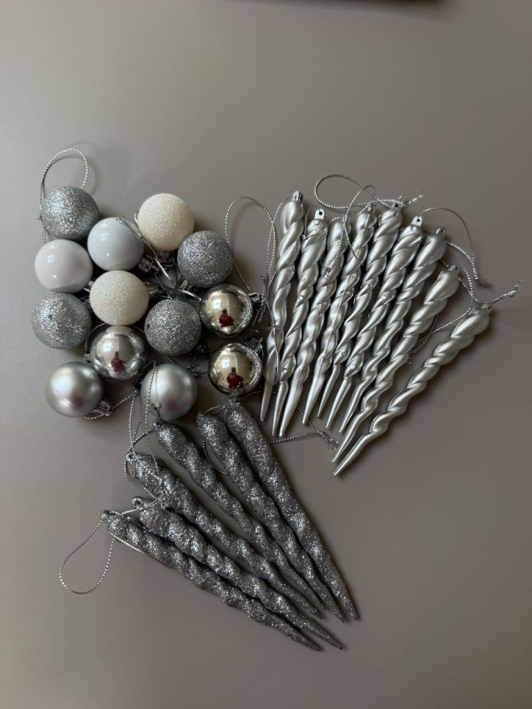 Silver Christmas Tree Decorations x 28 – Good Condition