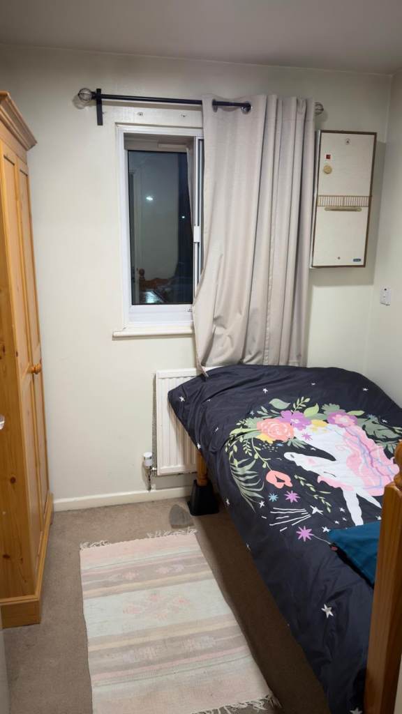 Spacious and Cosy Single Room for Rent in - TW4 5ED
