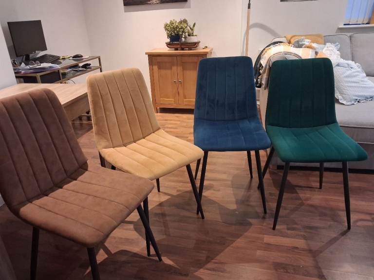 4 Velvet dining chairs