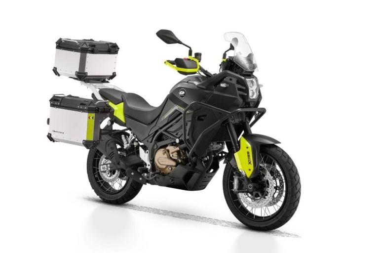 2026 QJ Motor SVT 650 X, touring, adventure, full luggage