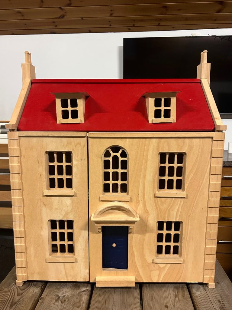 image for 66 piece Pintoy Marlborough wooden doll house 