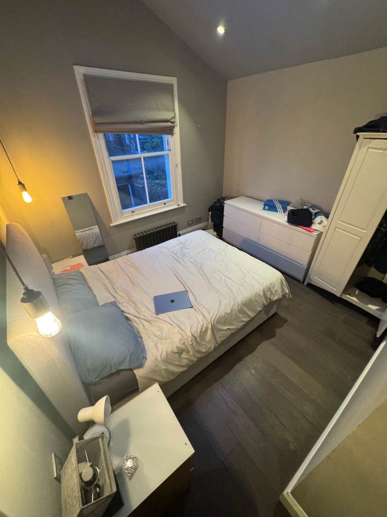 Bright Double Room in Modern, Spacious Flat – Friendly Italian Flatmates