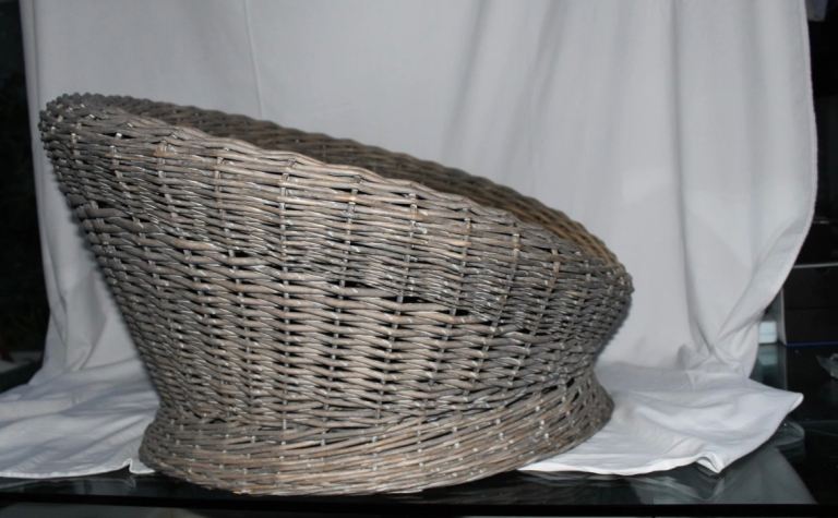 Elegant OKA Cox & Cox Dog Cat Bed Pet Basket Couch