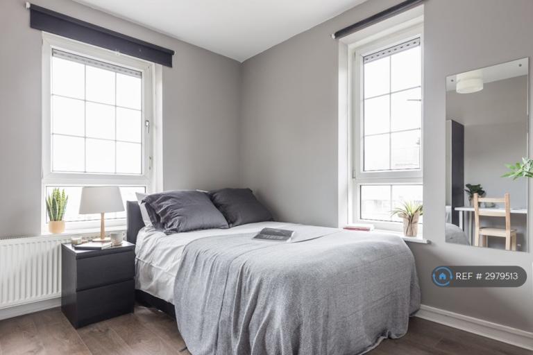 5 bedroom flat in Willis House, London, E14 (5 bed) (#2979513)