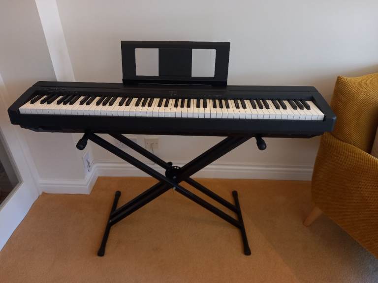YAMAHA P-45B Digital Piano 