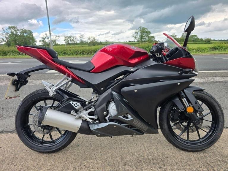 Yamaha R125 ABS Super Sports Petrol Manual (15 ps) 125cc