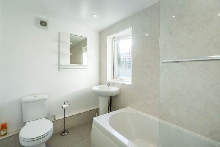 Delightful, 2 bedroom, main door cottage in Carberry, East Lothian – available NOW