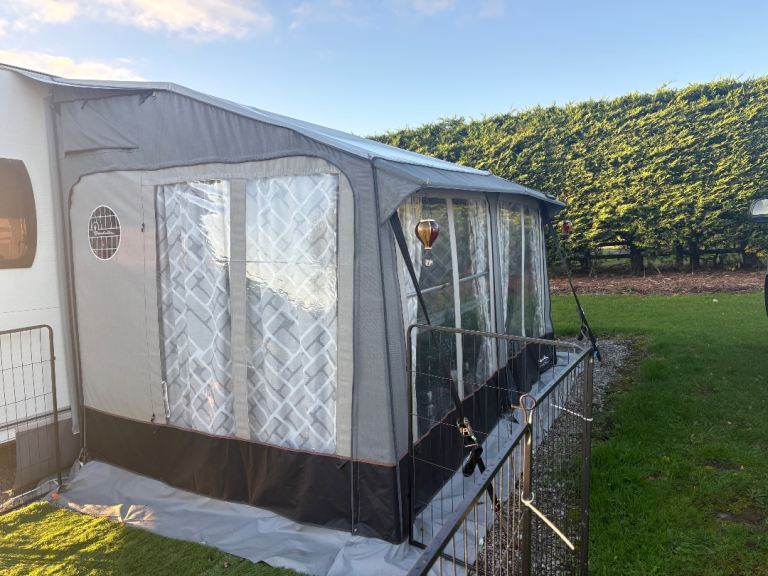 Isabella Universal 360 Dawn Awning – Good Condition