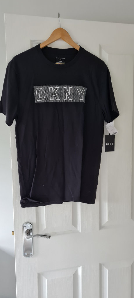 DKNY mens T-Shirt brand new