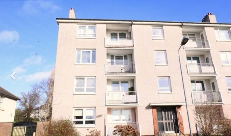 2 bedroom flat available for rent, Mosspark