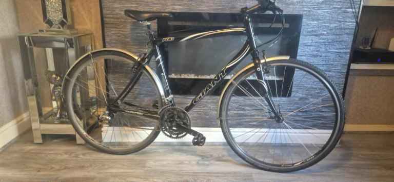 adult giant FCR3 hybrid/road bike