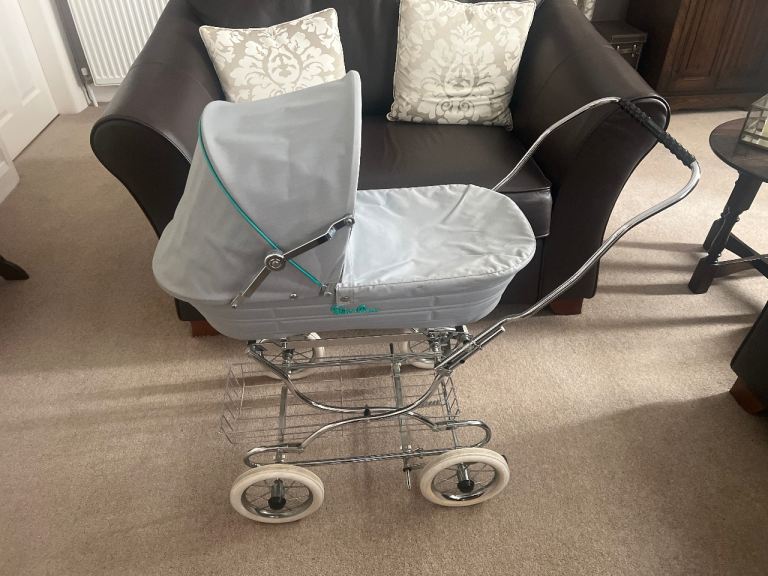 Silver Cross Soft Bodied Dolls Pram – Grey & Chrome