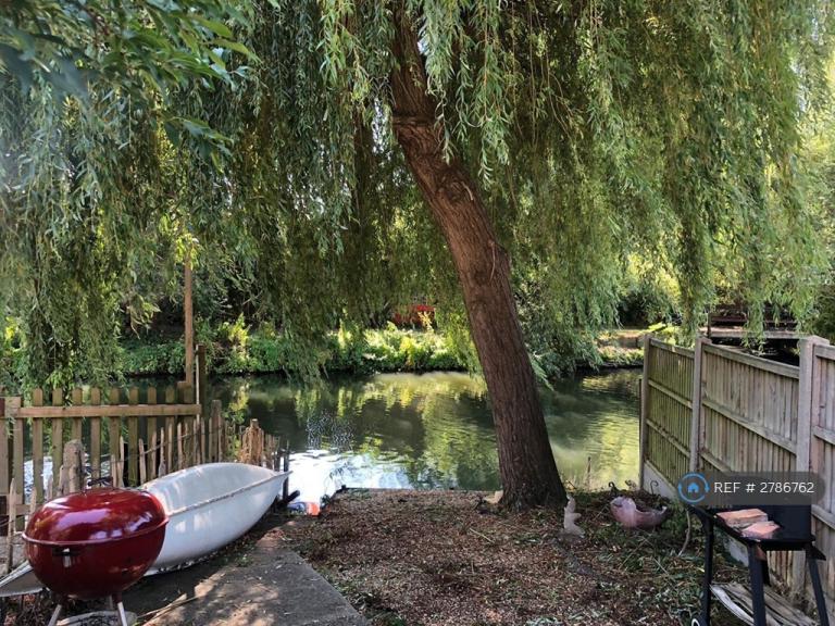 1 bedroom in Elgar Road, Reading, RG2 (#2786762)