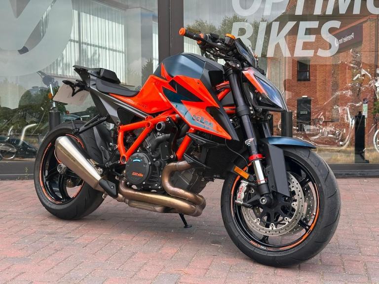 KTM Superduke 1290 R ! TRACK & TECH PACK ! EXTRAS ! SERVICED