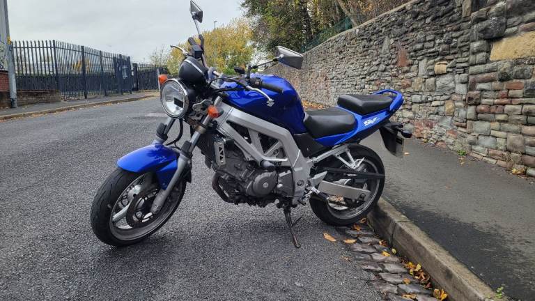 Suzuki SV 650, 2005 Naked, Blue, Ready to Go. MOT recently passed, best beginner sports bike ever!