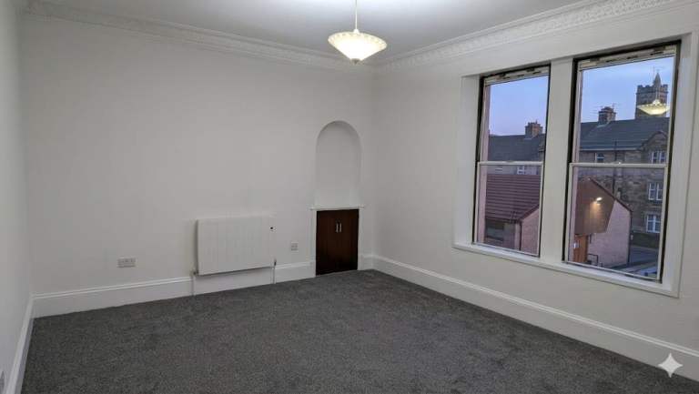 One Bedroom First Floor Flat, Court Street, DD3 7QR