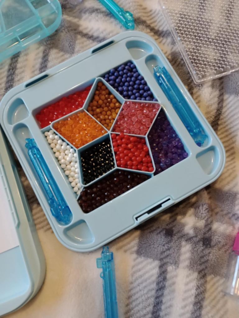 Massive bundle (C) of aquabeads aqua beads toys 