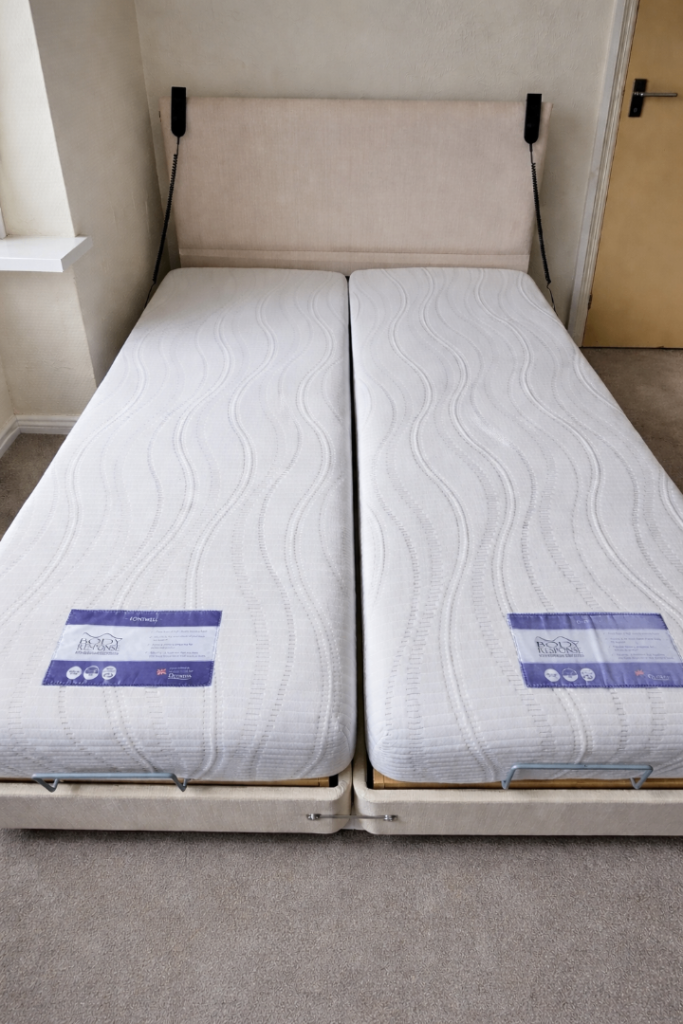 King Size Electric Adjustable Bed – 150 x 200 cm – Very Good Condition