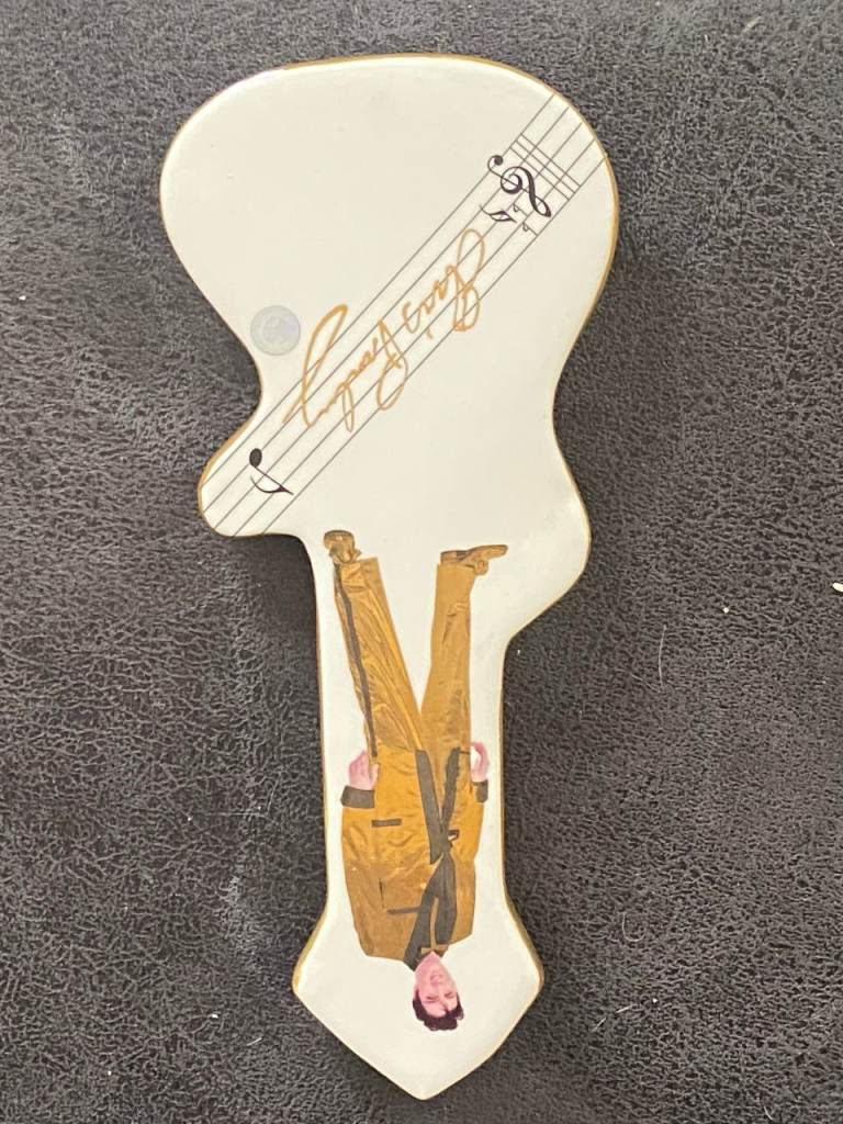 RARE: Elvis Porcelain Guitar Shaped Trinket Box *OFFICIAL, BOXED NEW*