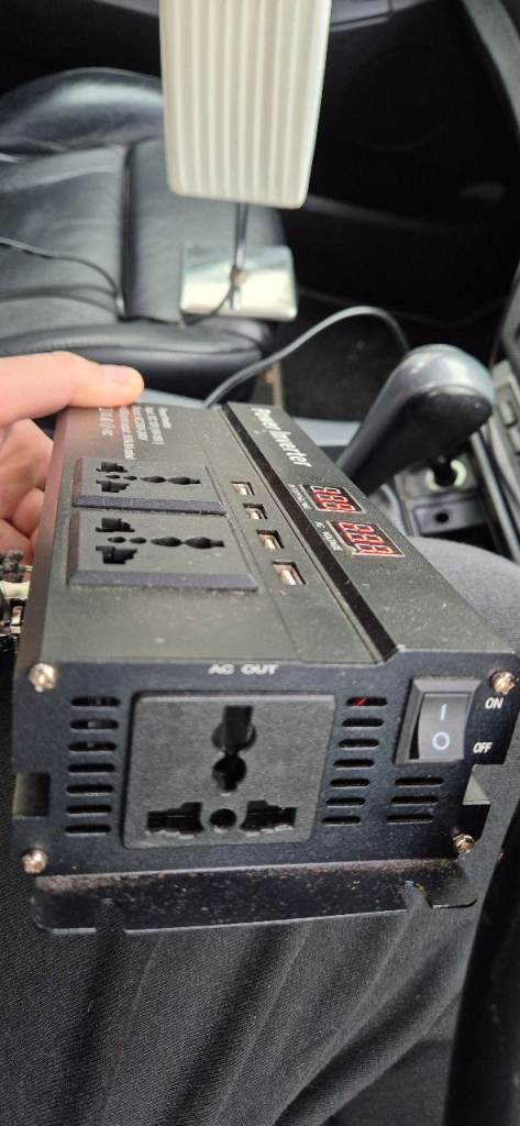 Power inventer 12V to 240V.