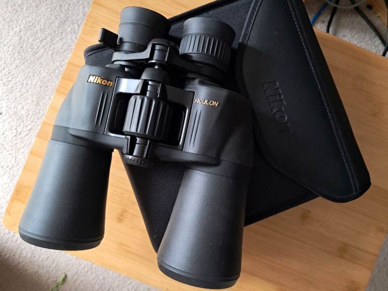 Nikon Aculon 10-22x50 zoom binoculars