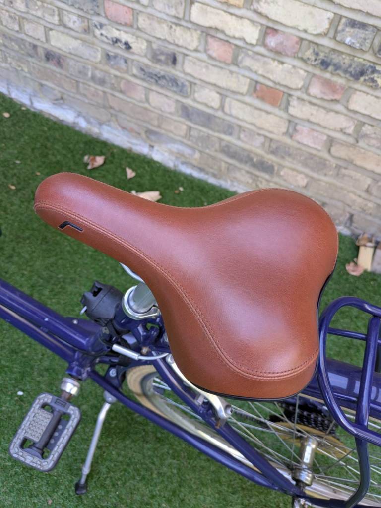 Classic Step-Through City Bike – Navy, Good Condition