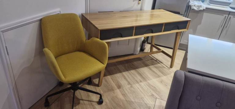 Oak furniture land desk and office chait