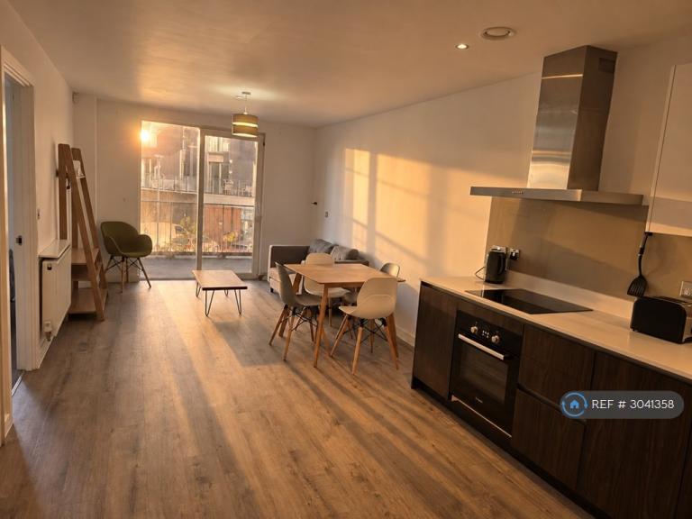 1 bedroom flat in Middlewood Street, Salford, M5 (1 bed) (#3041358)