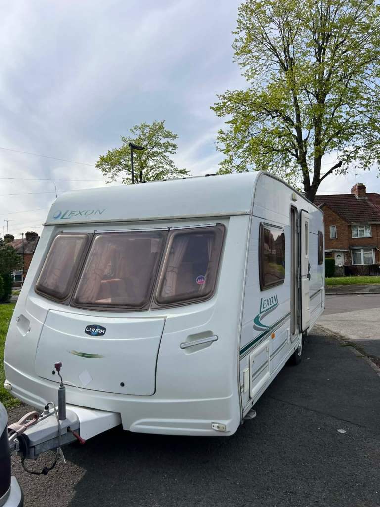 Lunar Lexon 2006 Fixed Bed