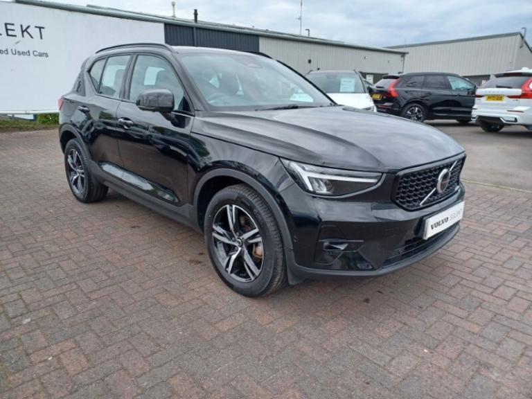 VOLVO XC40 2.0 B3P Plus Dark 5dr Auto
