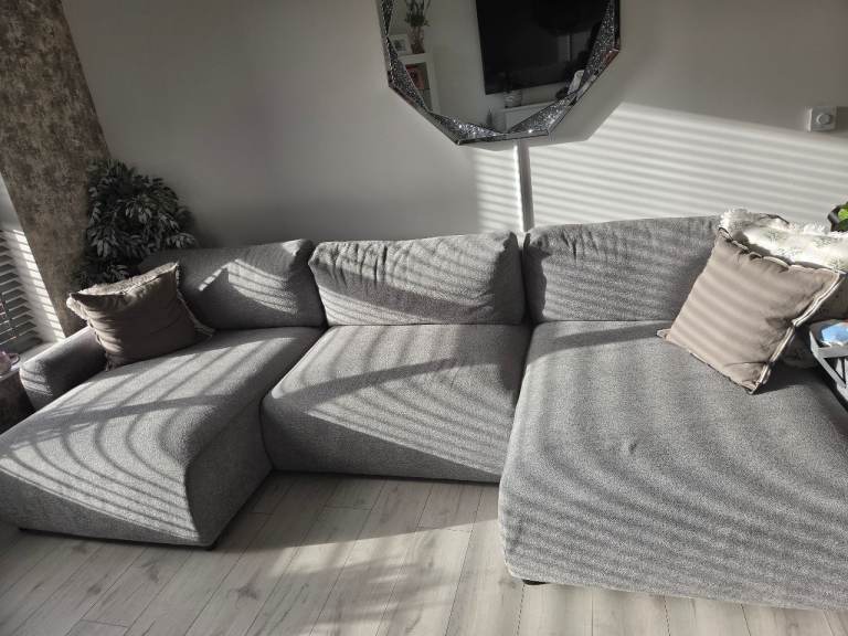 Grey Fabric Corner Sofa with Chaise – excellent Condition