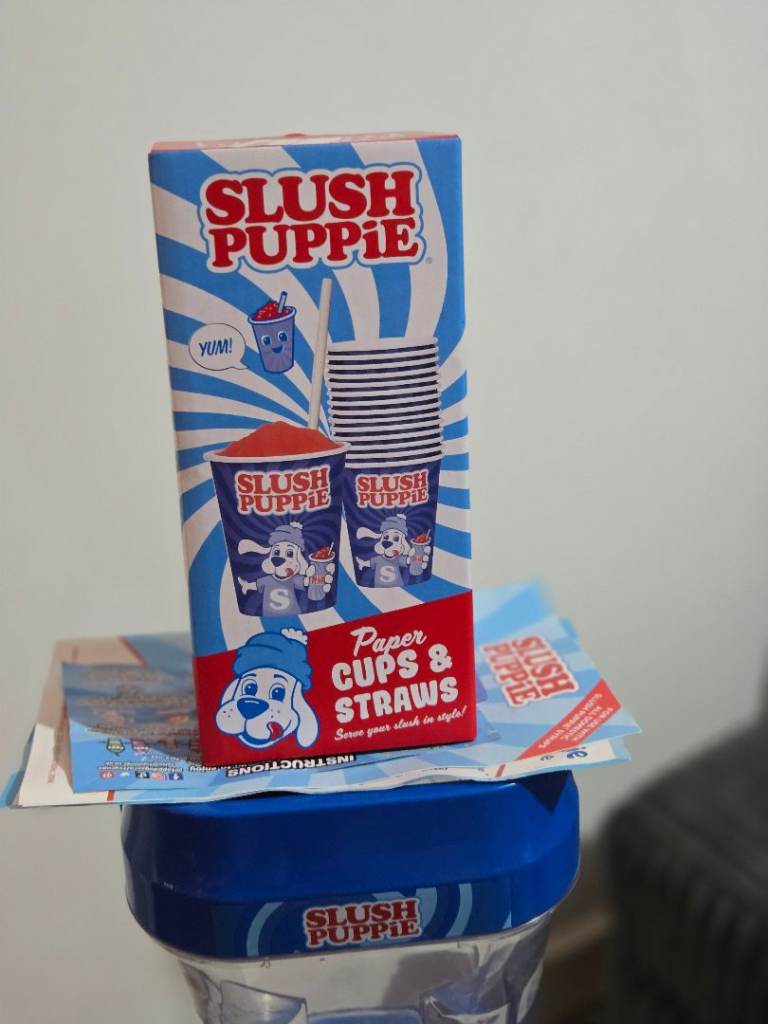 Slush Puppie Slushie Machine with Syrups and Cups – As Good As New | in ...
