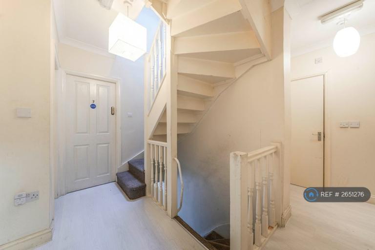 1 bedroom in Nelson Gardens, Whitton, TW3 (#2651276)