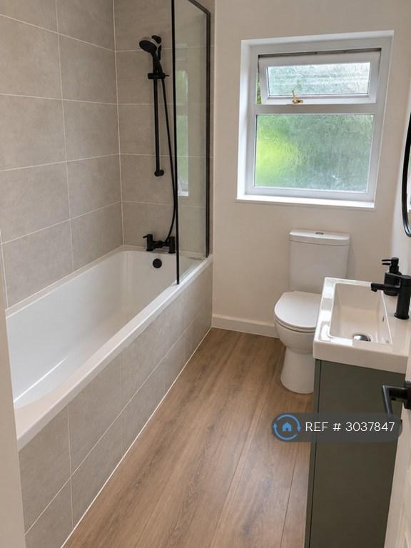 3 bedroom house in Hillside Crescent, Walsall, WS3 (3 bed) (#3037847)